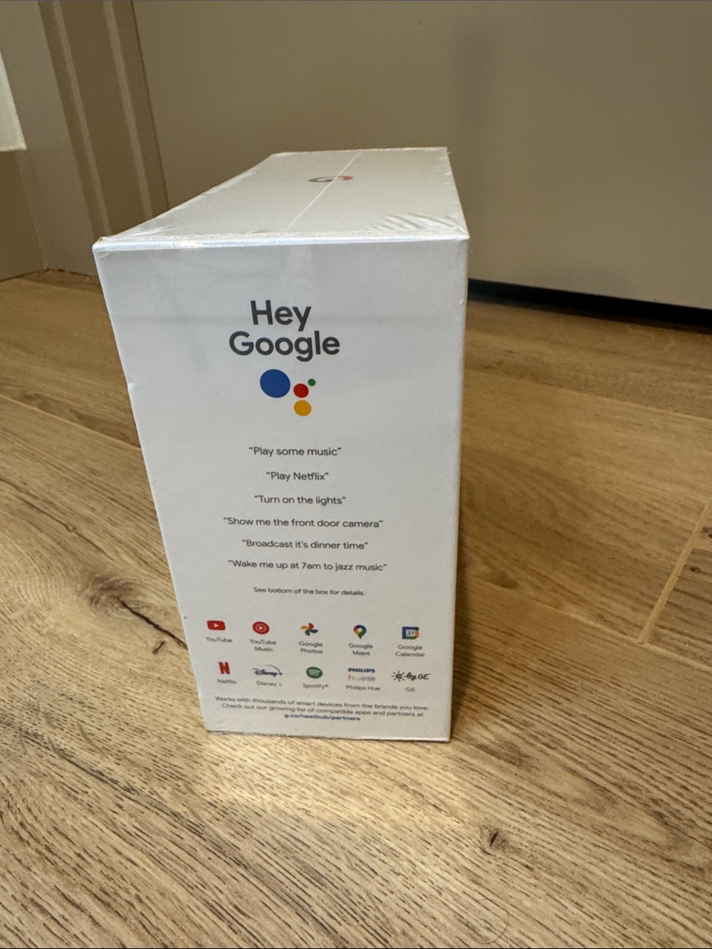 NWT Google Nest Hub Smart Display Speaker - White - Picture 7 of 7